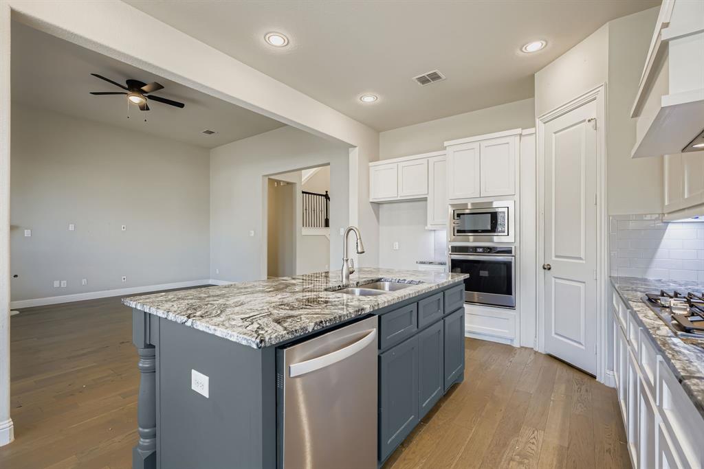 932 Hunters Creek Drive Property Photo 13