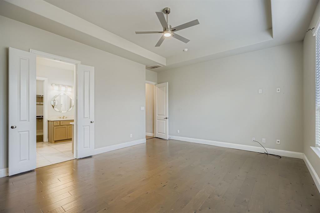 932 Hunters Creek Drive Property Photo 18