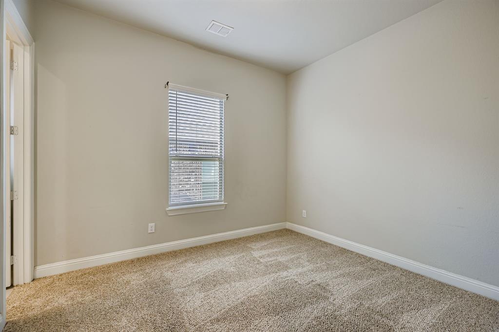 932 Hunters Creek Drive Property Photo 22