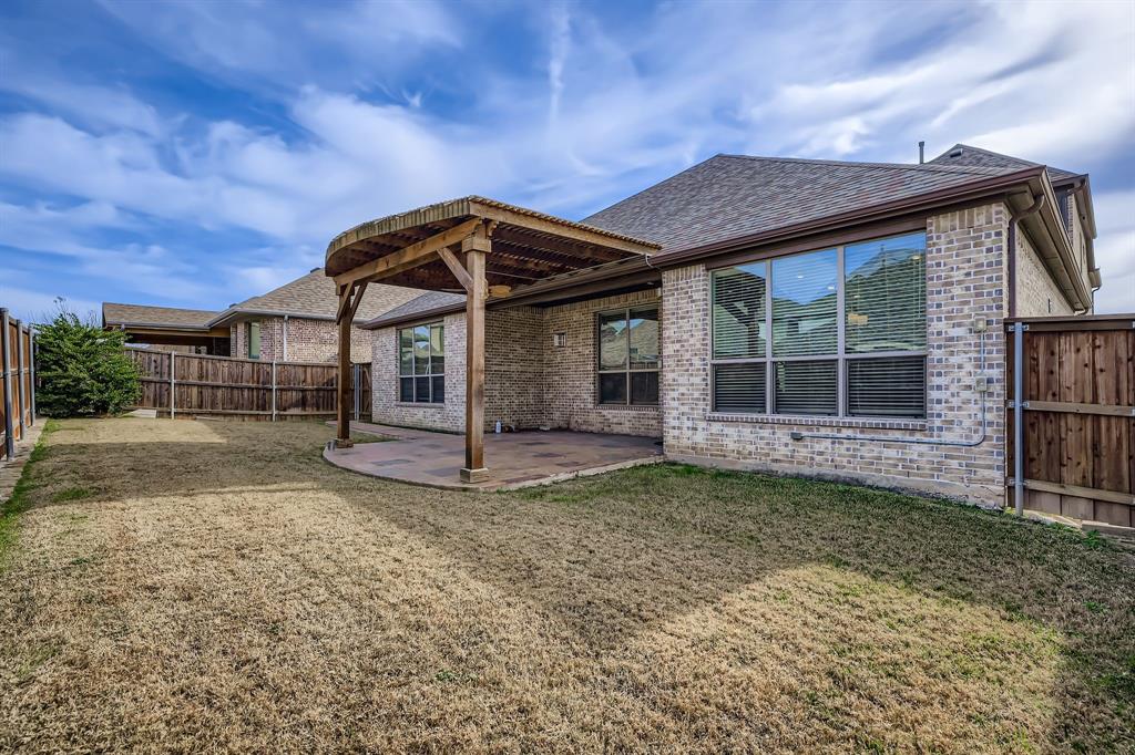 932 Hunters Creek Drive Property Photo 33