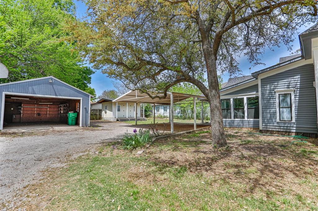 1015 N Dixon Street Property Photo 8