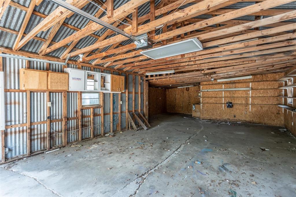 1015 N Dixon Street Property Photo 10