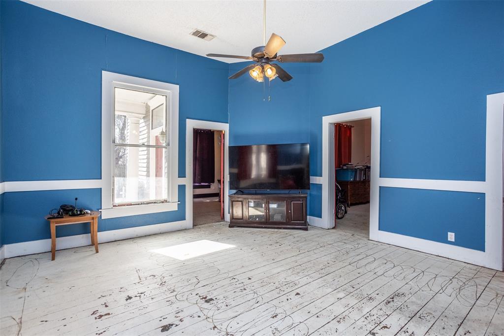 1015 N Dixon Street Property Photo 16