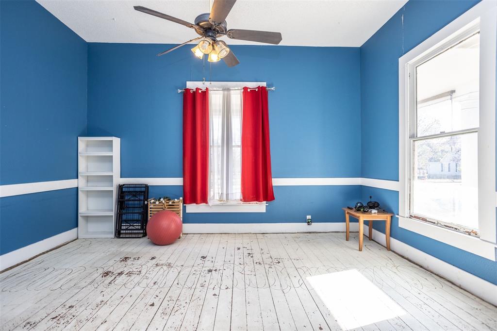 1015 N Dixon Street Property Photo 18