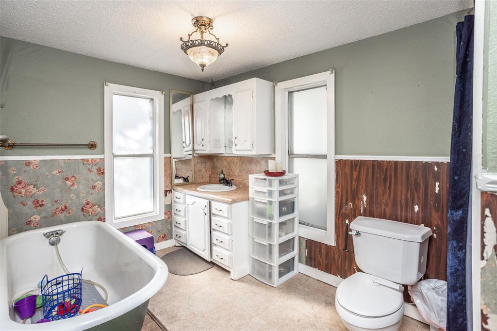 1015 N Dixon Street Property Photo 21