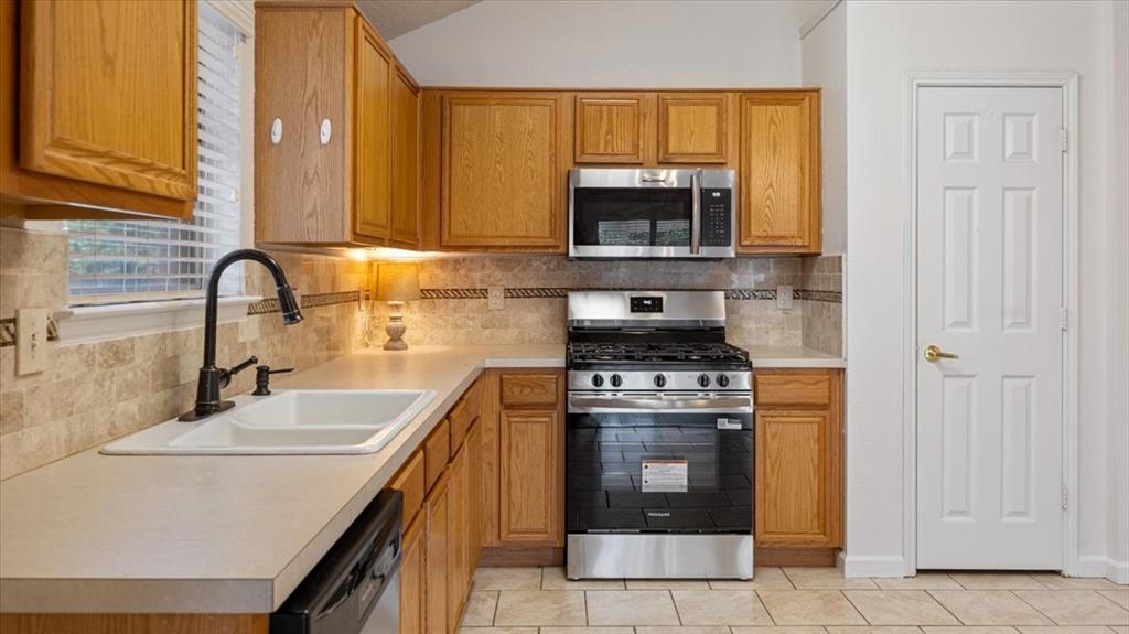 2533 Concina Way Property Photo 6