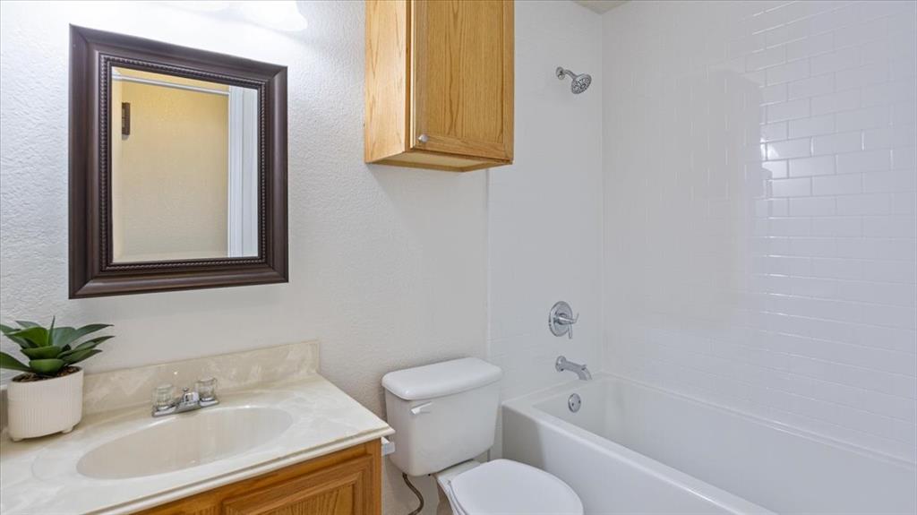 2533 Concina Way Property Photo 11