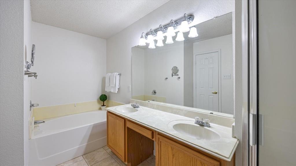 2533 Concina Way Property Photo 14