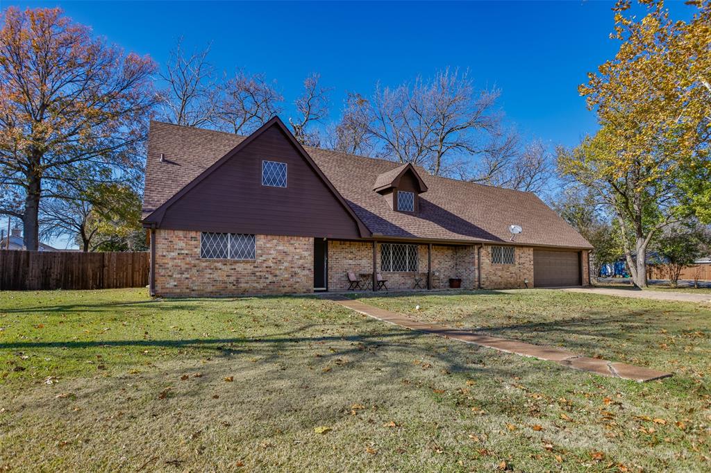 300 Thompson Street Property Photo 1