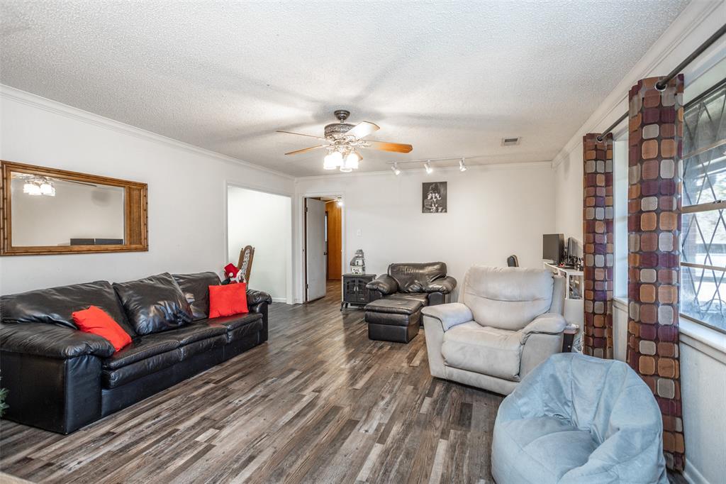 300 Thompson Street Property Photo 7