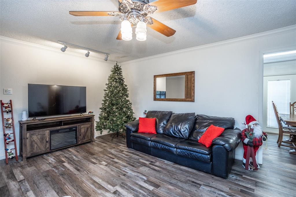 300 Thompson Street Property Photo 10