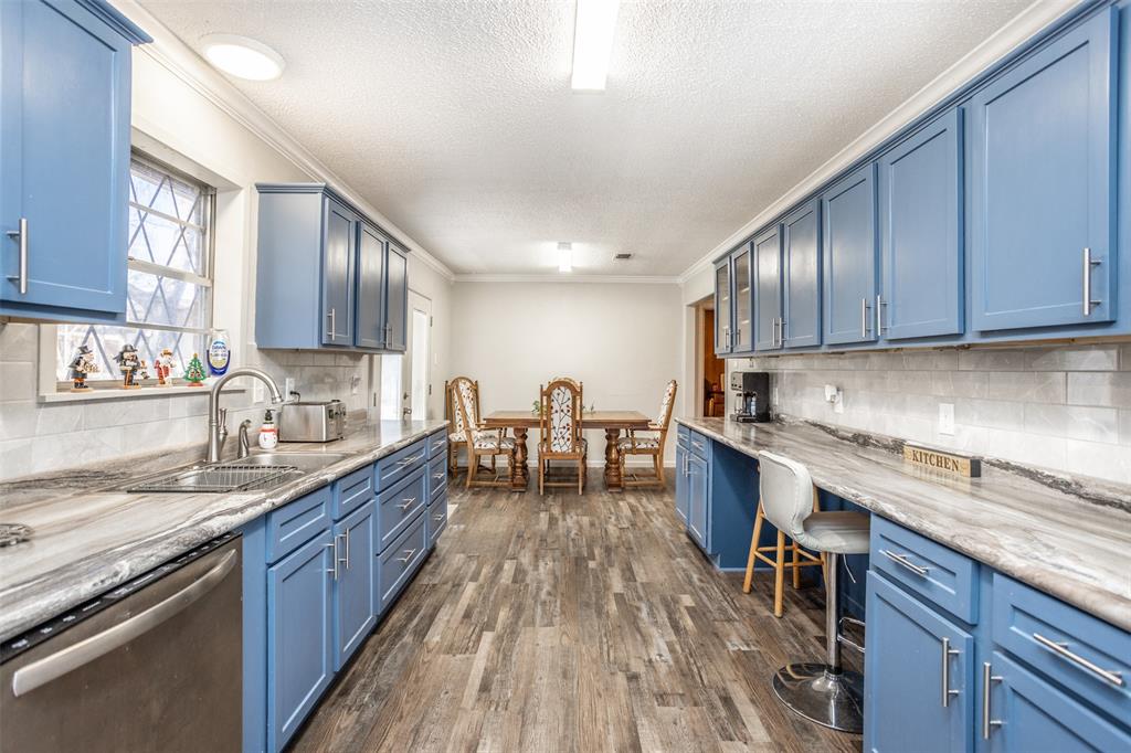 300 Thompson Street Property Photo 13