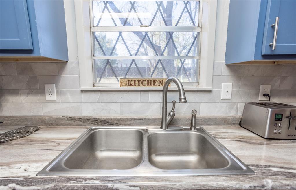 300 Thompson Street Property Photo 14