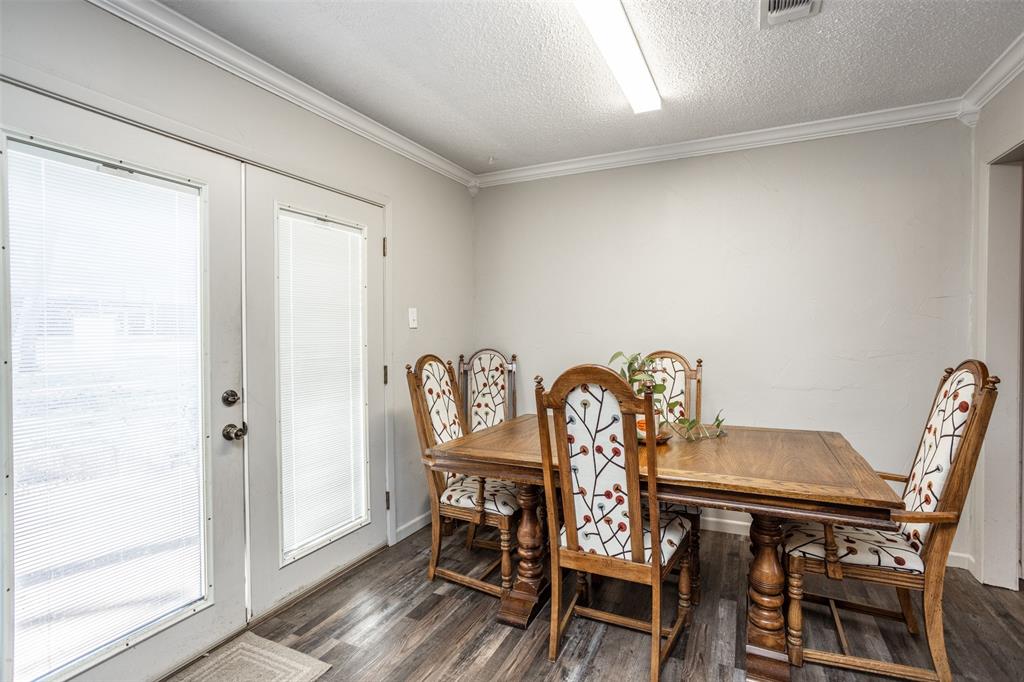 300 Thompson Street Property Photo 16