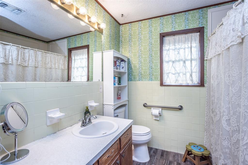 300 Thompson Street Property Photo 22