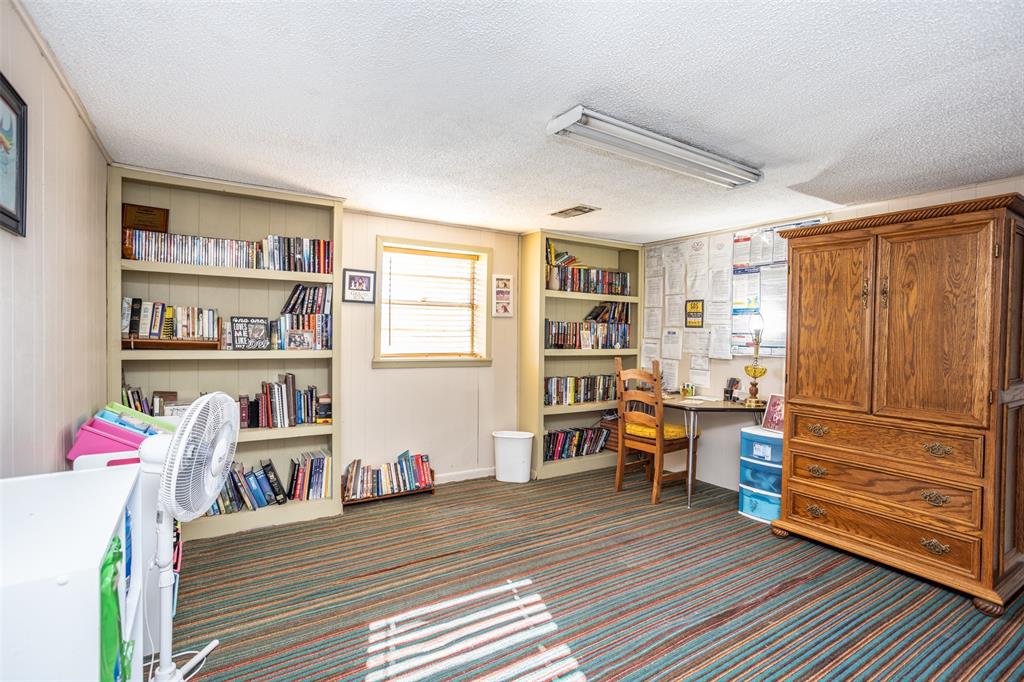 300 Thompson Street Property Photo 31