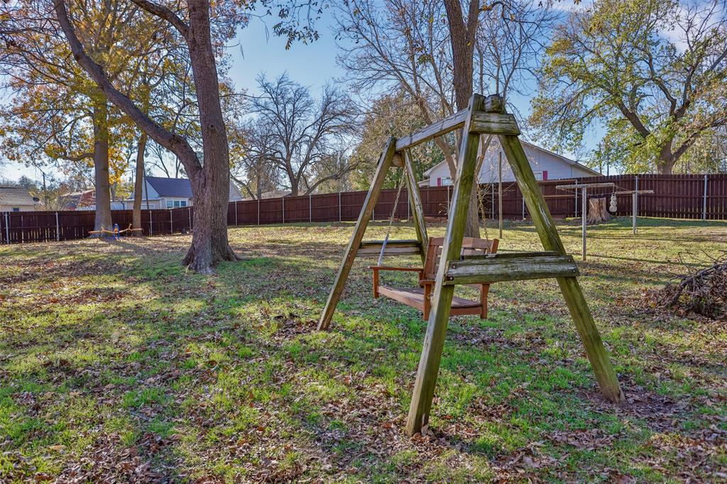 300 Thompson Street Property Photo 37
