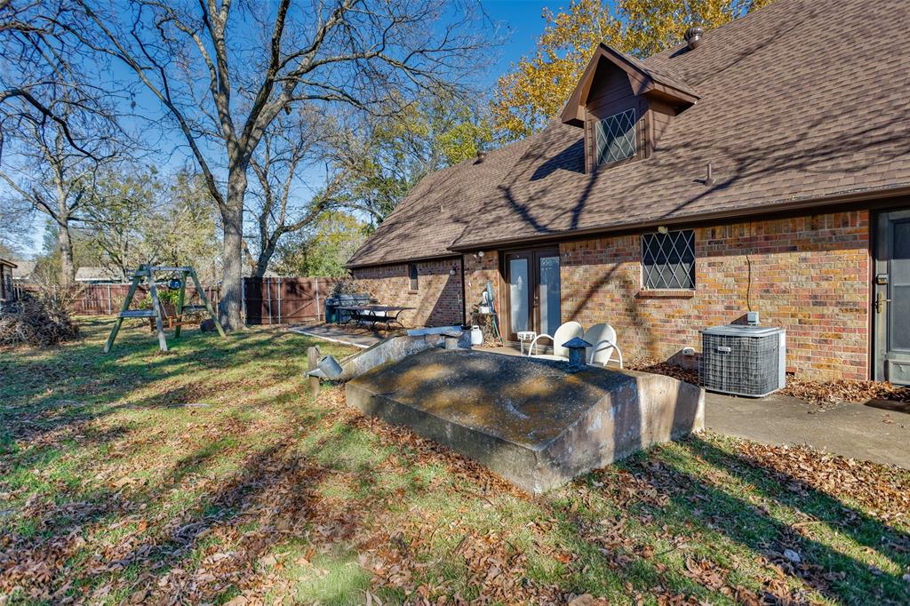 300 Thompson Street Property Photo 38