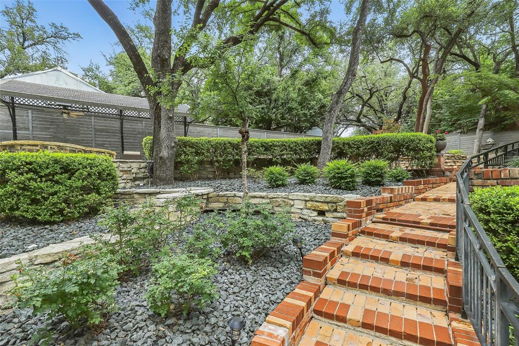 208 Rockwood Park Drive Property Photo 6
