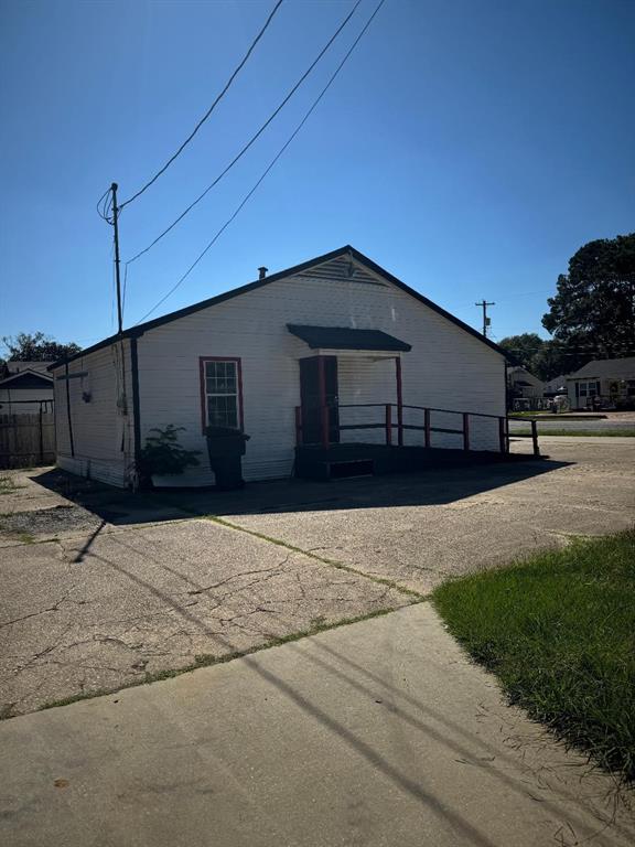 5403 Hearne Avenue Property Photo 3