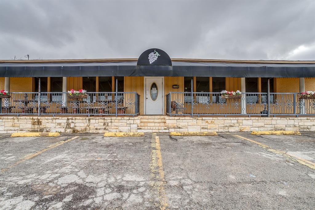 1111 State Highway 16 Property Photo 1