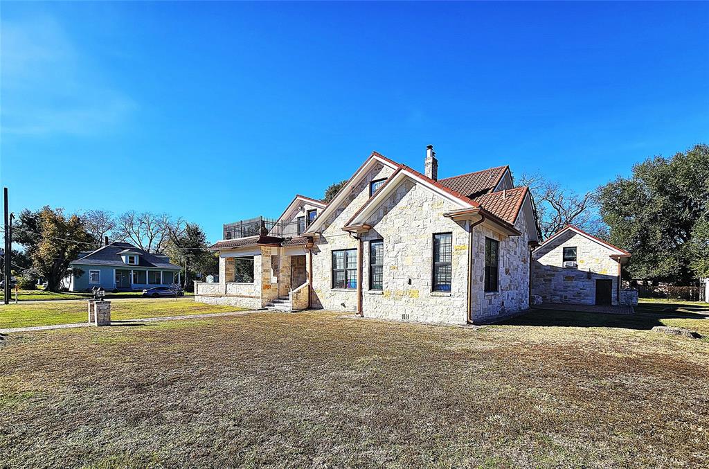 511 E Farrar Street Property Photo 4