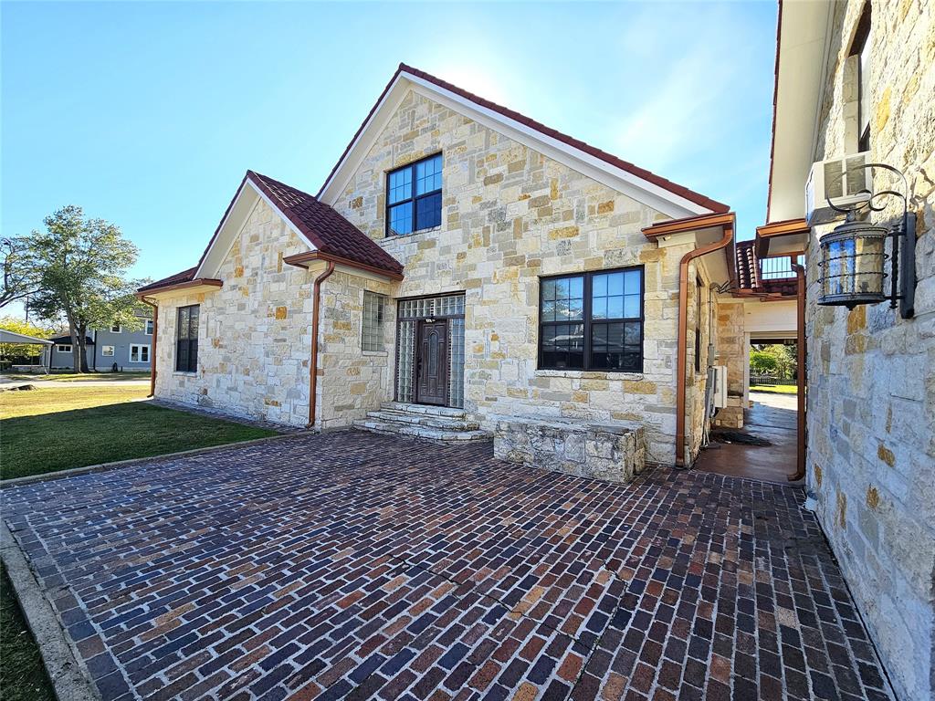 511 E Farrar Street Property Photo 6