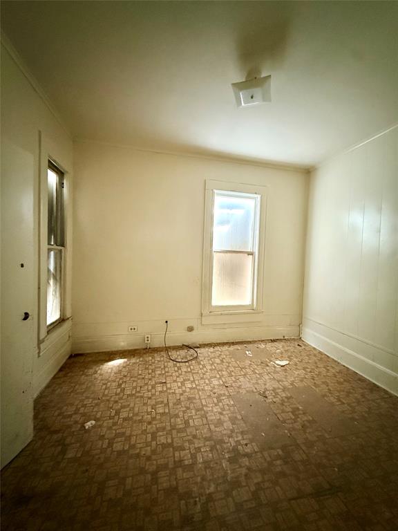 2749 Darien Street Property Photo 3