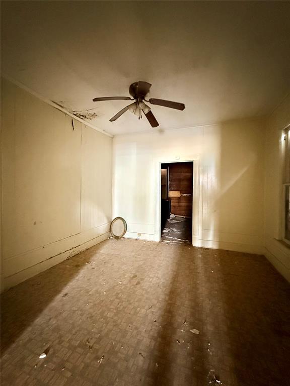 2749 Darien Street Property Photo 5