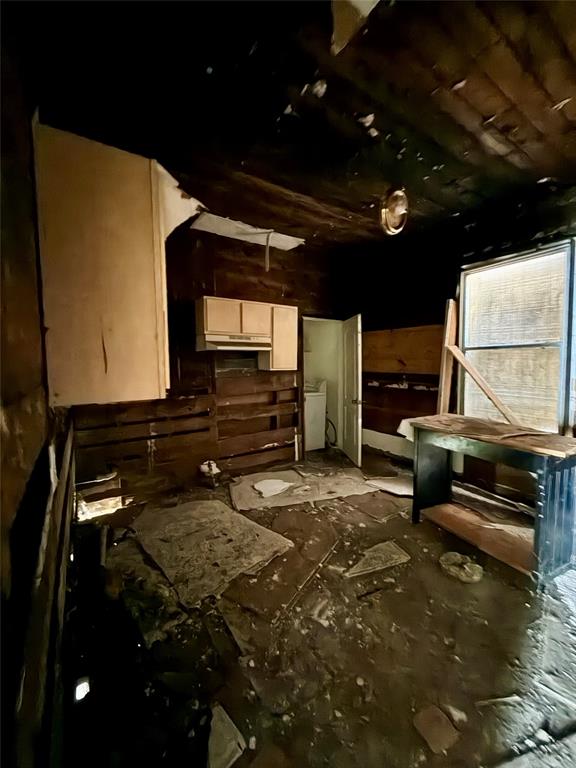 2749 Darien Street Property Photo 6