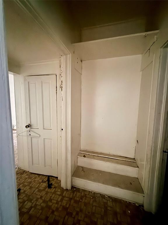 2749 Darien Street Property Photo 9