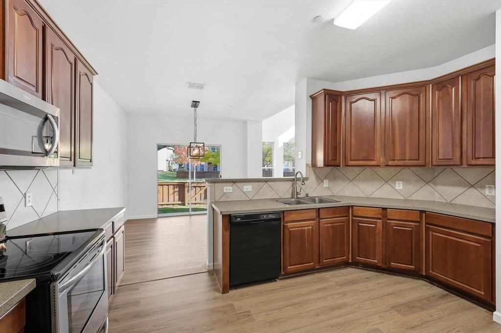 2917 Saint Andrews Drive Property Photo 4