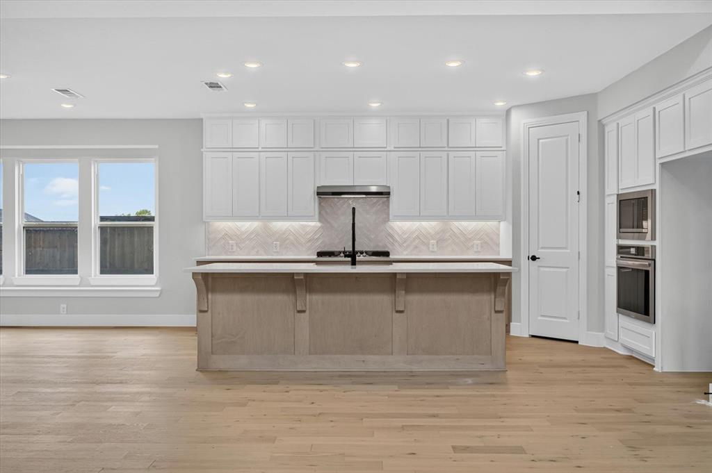 2709 Santa Monica Mews Property Photo 3