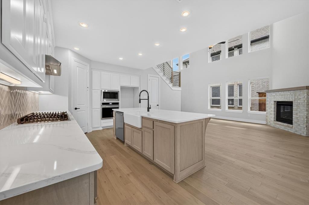 2709 Santa Monica Mews Property Photo 5