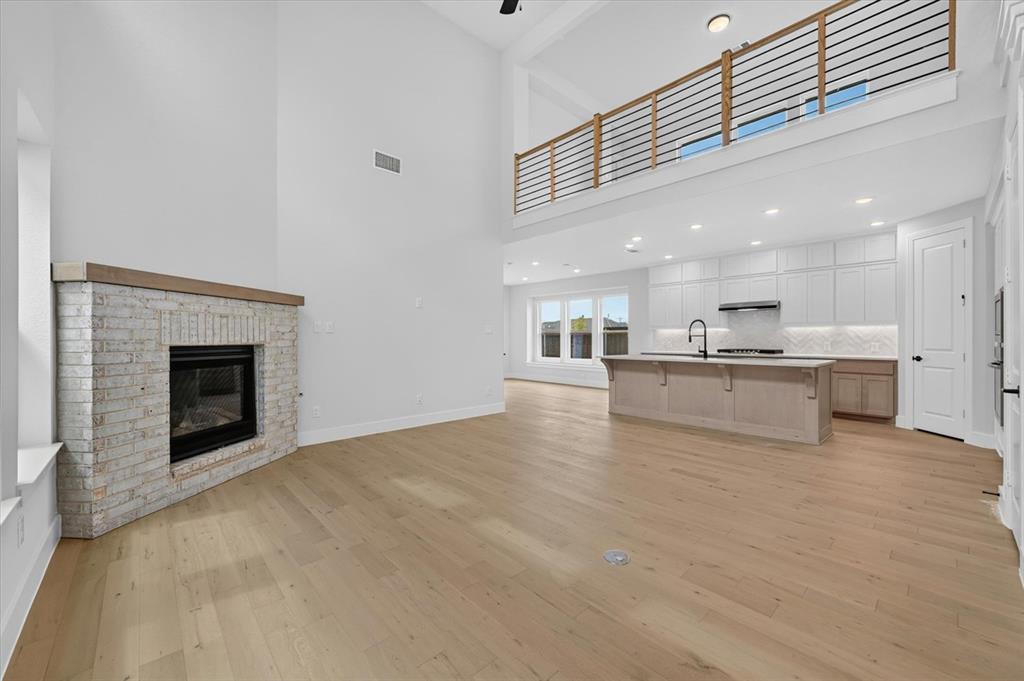 2709 Santa Monica Mews Property Photo 8