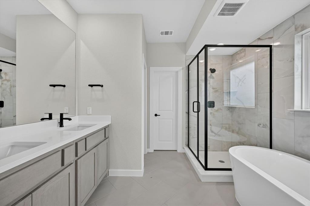 2709 Santa Monica Mews Property Photo 15