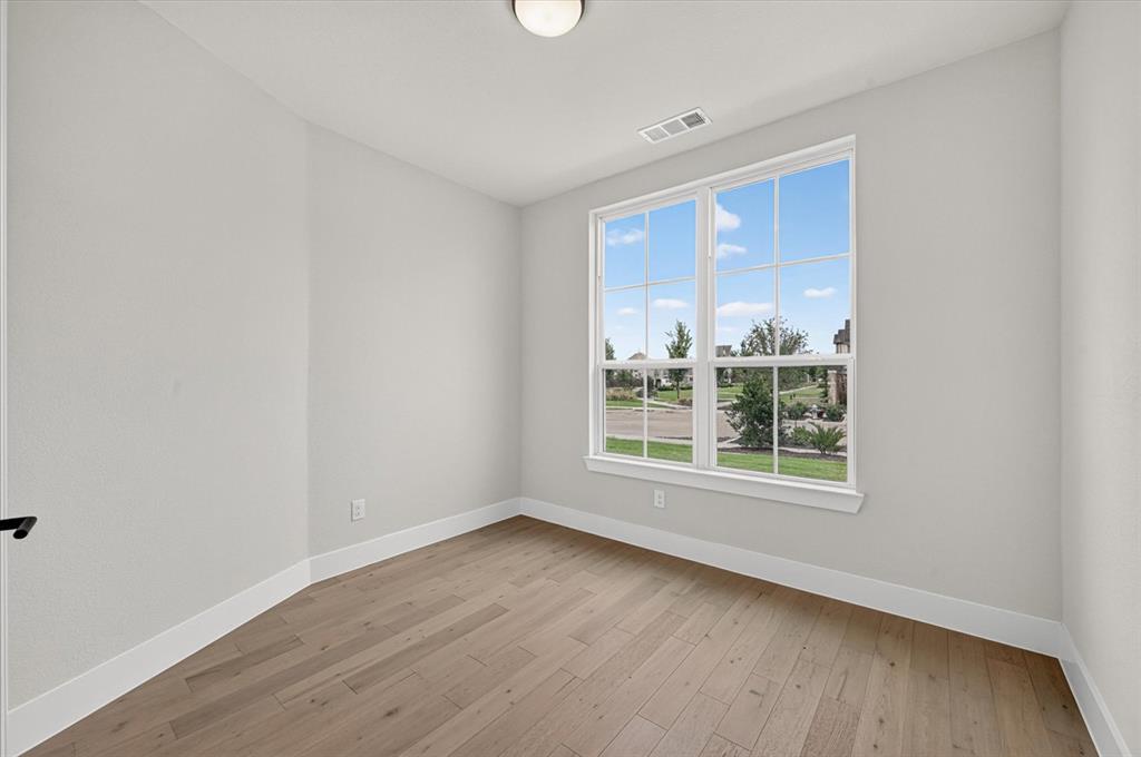 2709 Santa Monica Mews Property Photo 17