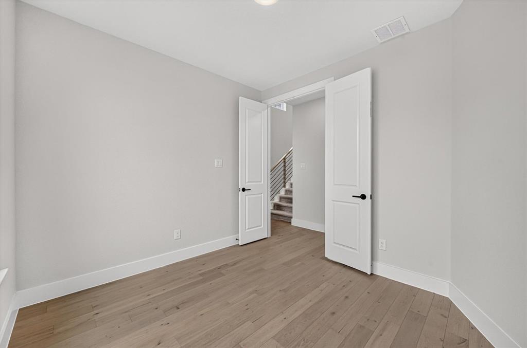 2709 Santa Monica Mews Property Photo 18
