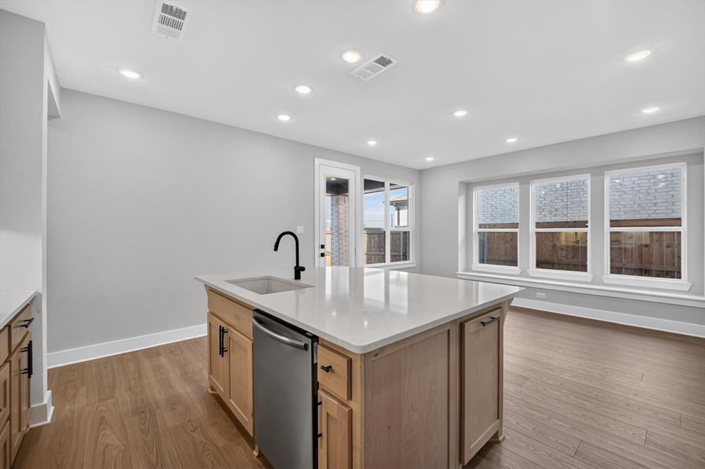 2713 Santa Monica Mews Property Photo 3