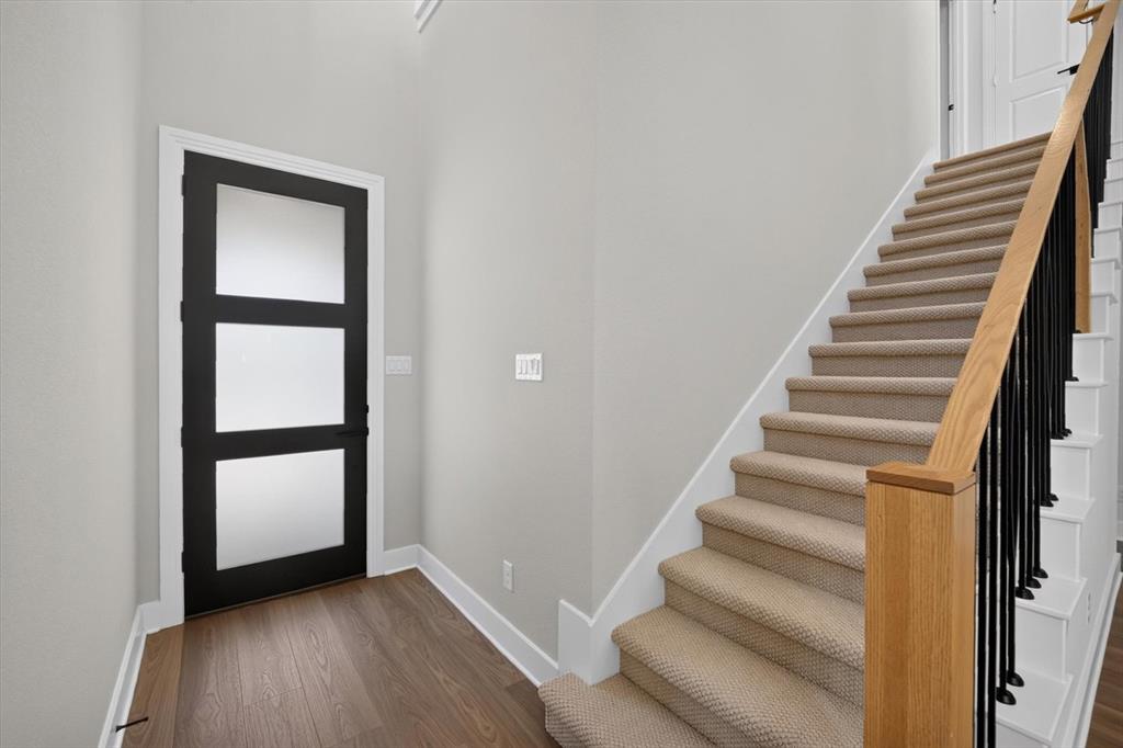 2713 Santa Monica Mews Property Photo 16
