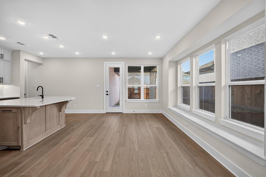 2713 Santa Monica Mews Property Photo 19
