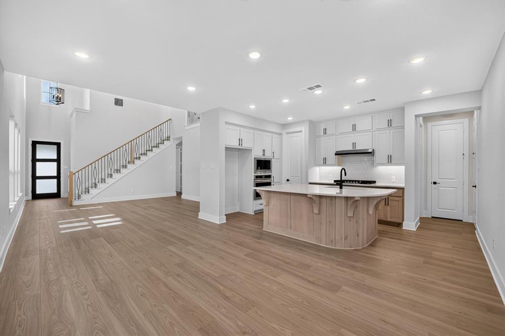 2713 Santa Monica Mews Property Photo 20
