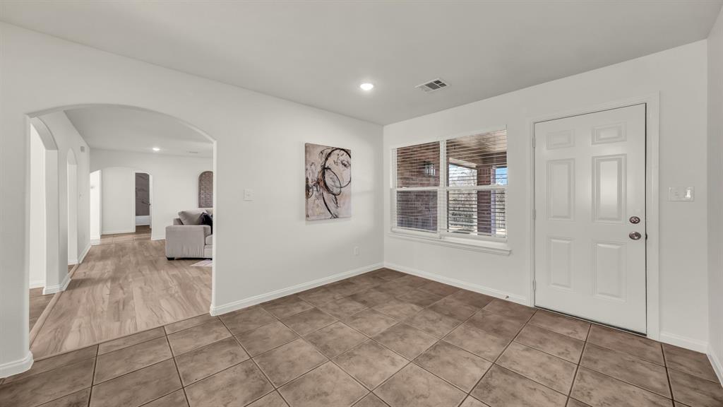 1735 Woodridge Court Property Photo 11