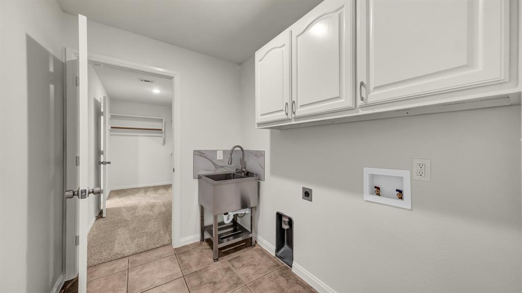 1735 Woodridge Court Property Photo 12