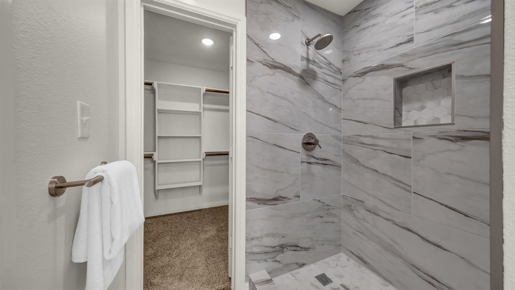 1735 Woodridge Court Property Photo 17