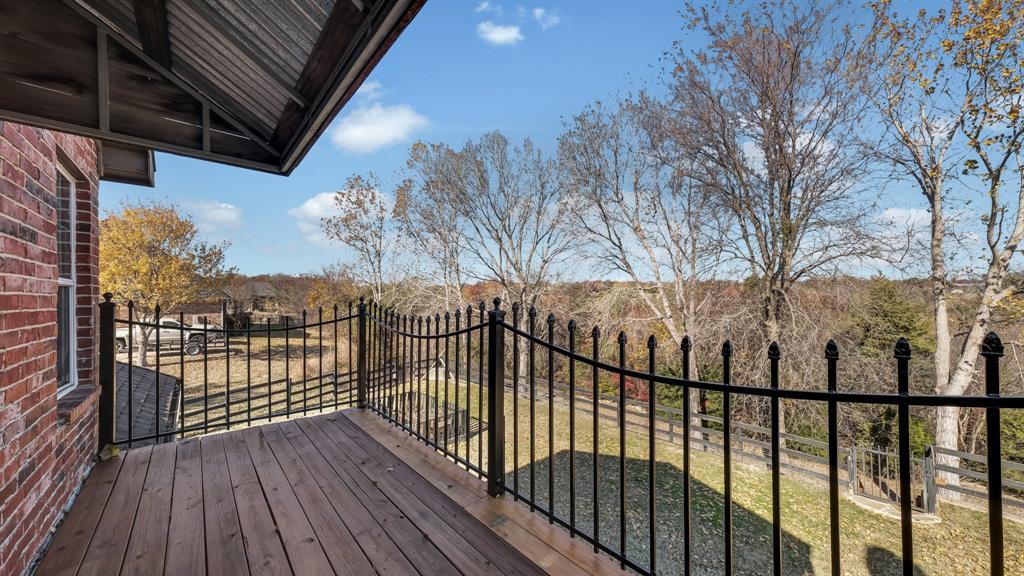 1735 Woodridge Court Property Photo 24