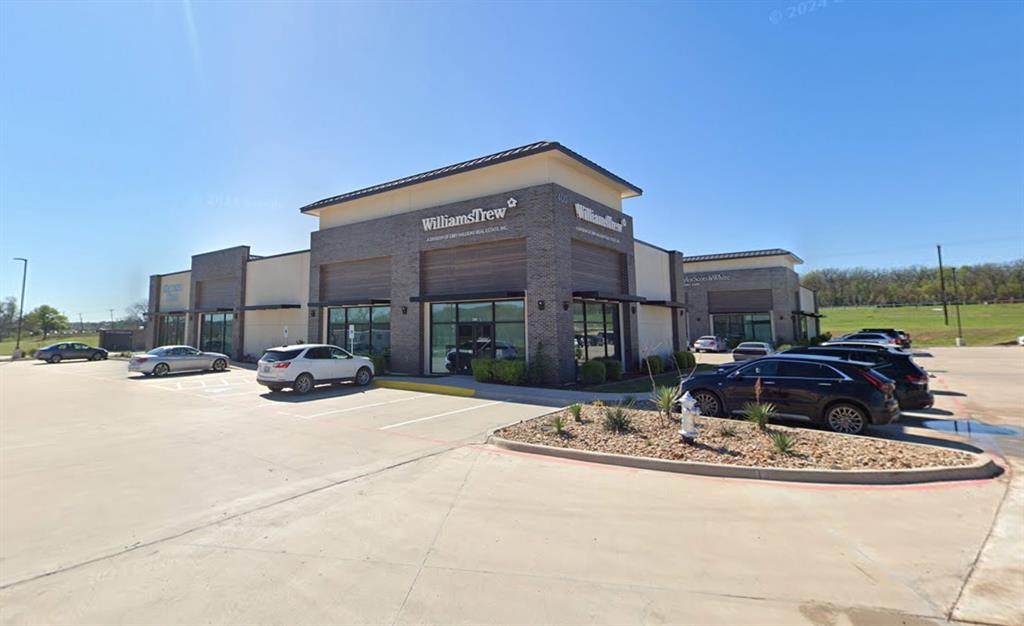 400 Shops Boulevard Property Photo 1