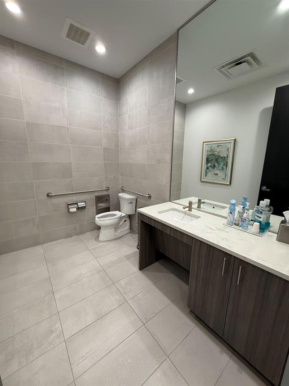 400 Shops Boulevard Property Photo 12