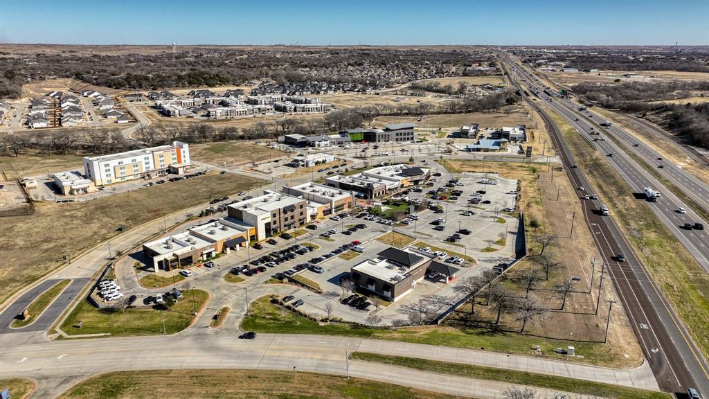 400 Shops Boulevard Property Photo 14
