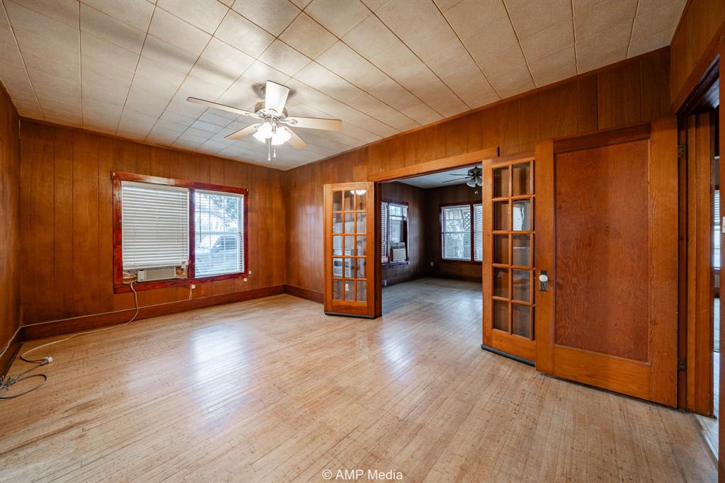 1104 N Avenue Avenue Property Photo 6